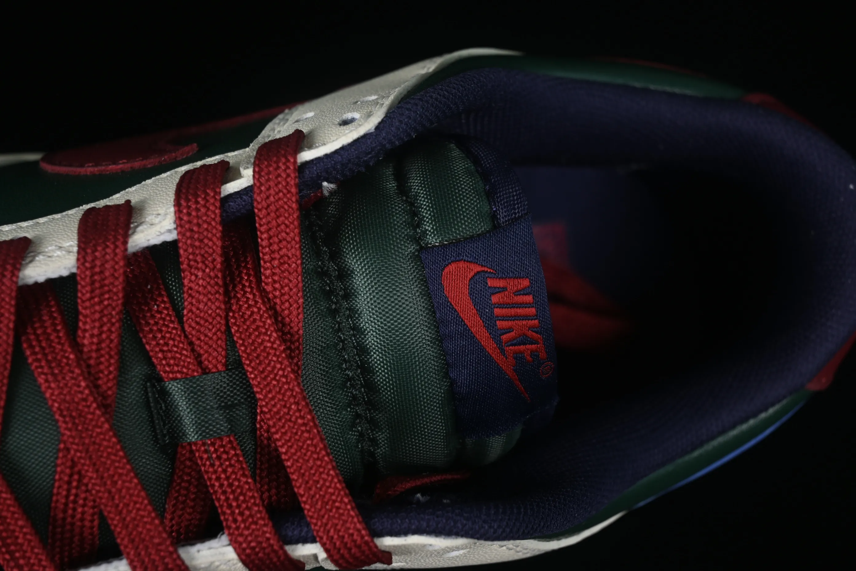 All categories Nk SB Dunk Series Nk SB Dunk Low low-top sneakers Nk SB Dunk Low "Gorge Green" SB low-top casual sneakers FV8106-361
